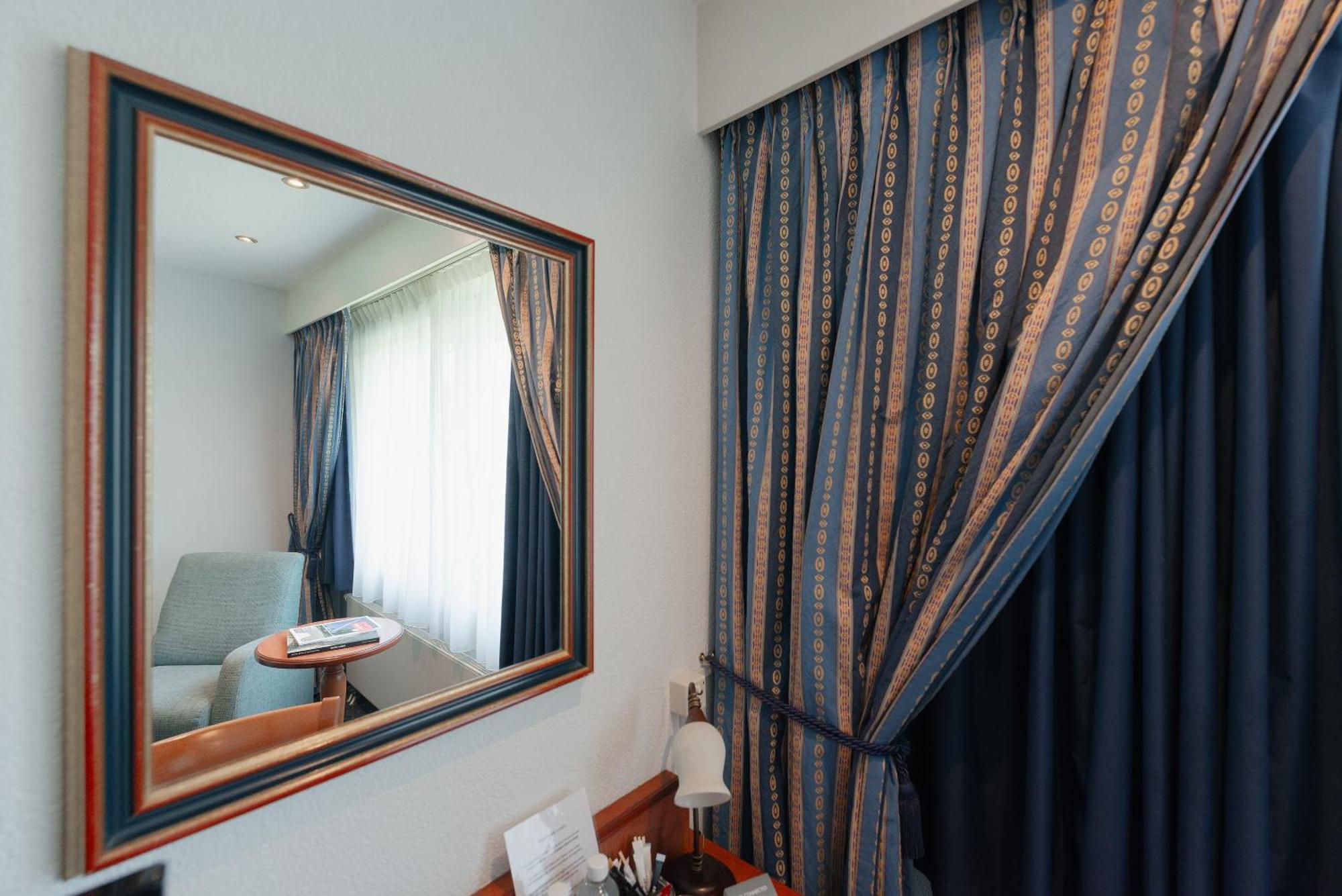 Boutique Hotel Herbergh Amsterdam Airport Free Parking Бадхуведорп Екстериор снимка