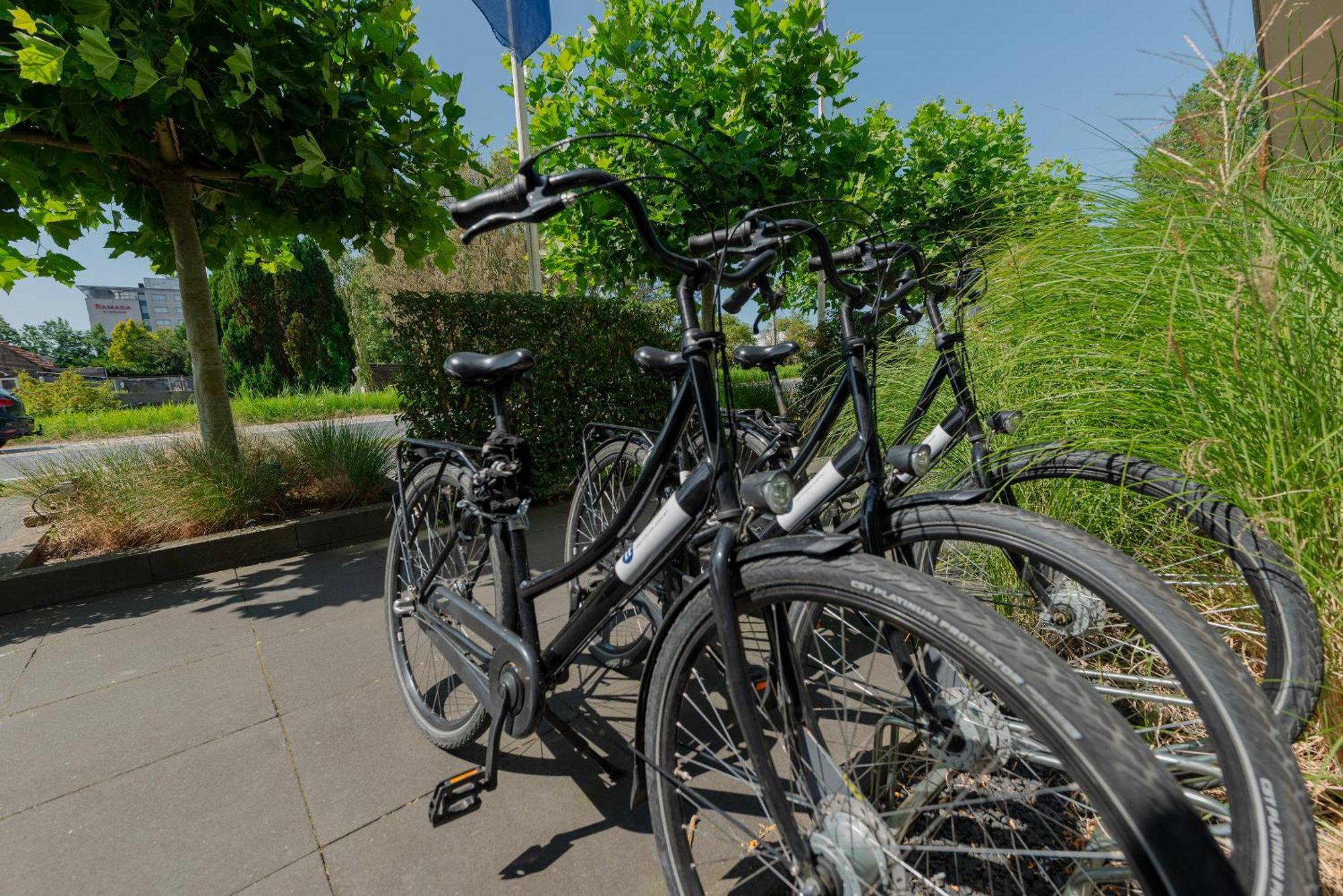 Boutique Hotel Herbergh Amsterdam Airport Free Parking Бадхуведорп Екстериор снимка