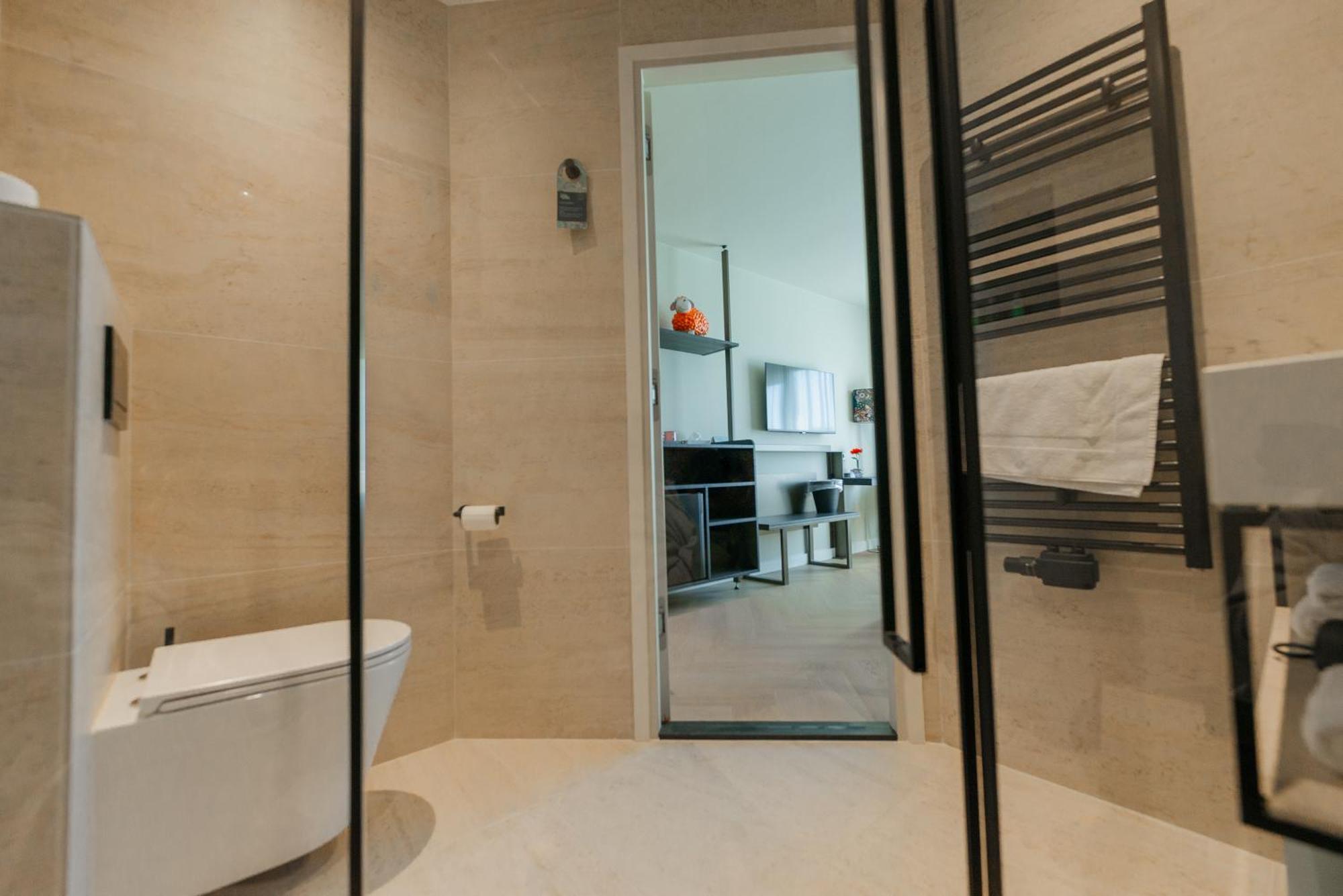 Boutique Hotel Herbergh Amsterdam Airport Free Parking Бадхуведорп Екстериор снимка
