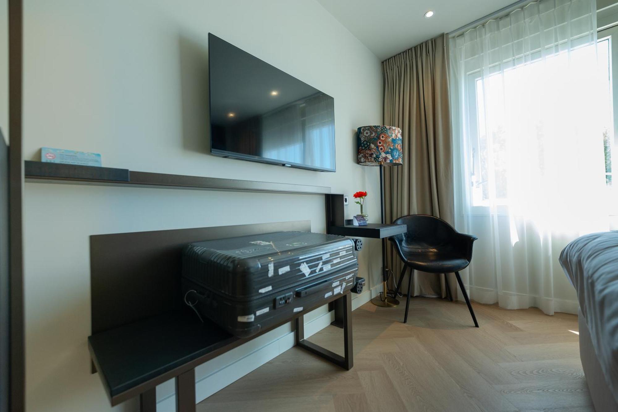 Boutique Hotel Herbergh Amsterdam Airport Free Parking Бадхуведорп Екстериор снимка