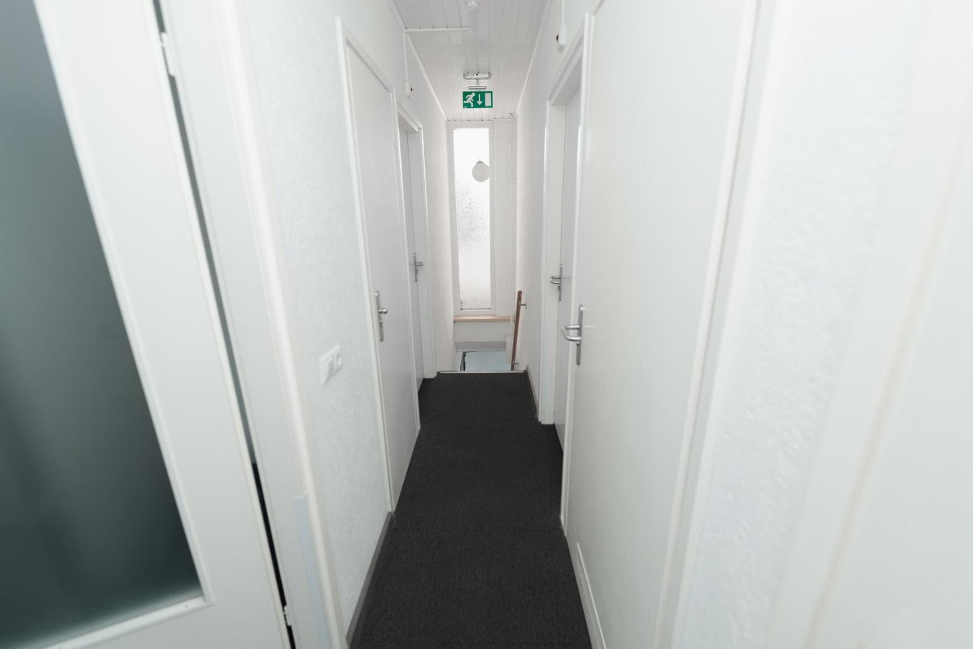 Boutique Hotel Herbergh Amsterdam Airport Free Parking Бадхуведорп Екстериор снимка