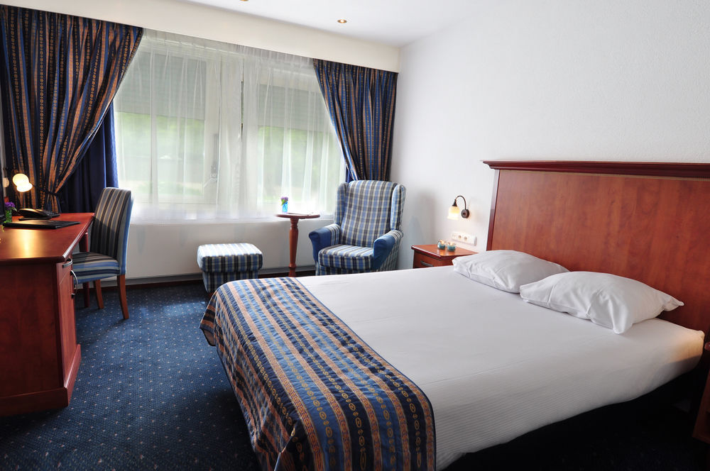 Boutique Hotel Herbergh Amsterdam Airport Free Parking Бадхуведорп Екстериор снимка